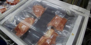 真空包装肉类在工厂