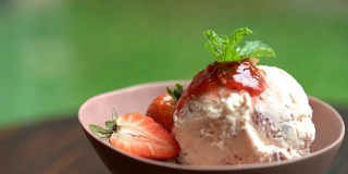 自制草莓芝士蛋糕冰淇淋