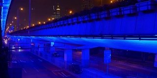 夜光照亮上海城市交通街道路口全景4k中国