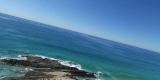 昆士兰黄金海岸碧水的可伦宾航拍照片