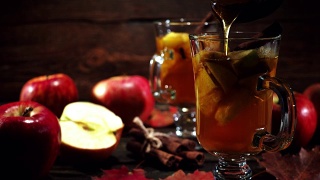 秋天的热苹果酒视频素材模板下载