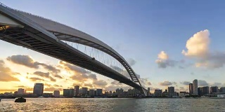 4K延时(放大)-中国上海的现代大桥(卢浦大桥)