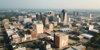 鸟瞰图滑过市中心城市Metro地区什里夫波特路易斯安那州