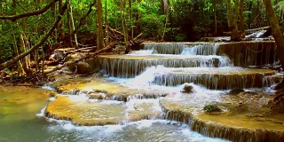 泰国坎查纳布里的怀梅卡明瀑布