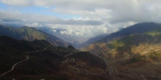 航拍中国四川西部的风景