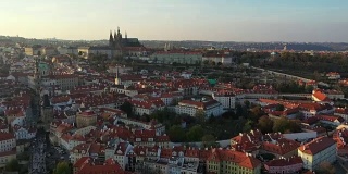 全景俯瞰布拉格老城，鸟瞰城市，俯瞰布拉格，俯瞰城市，俯瞰伏尔塔瓦河，查尔斯桥。布拉格,Czechia