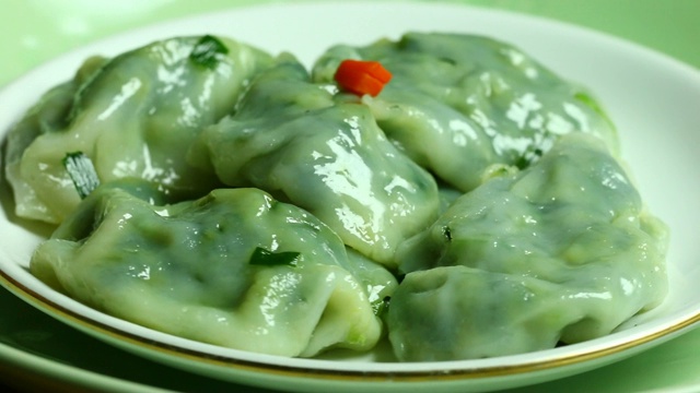 韭菜蒸饺或桂菜，中国食物