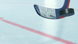 冰球棍击打冰球冰球在冰上的慢动作特写。美丽的3d动画飞行冰球。积极运动的概念。IDα面具。视频素材模板下载