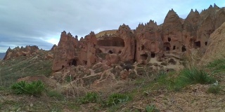 卡帕多西亚的视图。火鸡泽尔夫古老的洞穴修道院。时间流逝