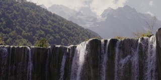 中国蓝月亮谷国家公园的4K瀑布。
