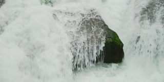 瀑布在贵州