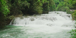 瀑布在贵州