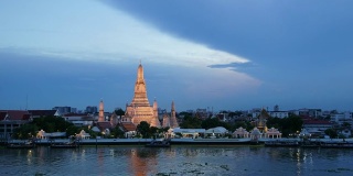 时间流逝，美丽的日落Wat Arun temple湄南河，风景泰国曼谷