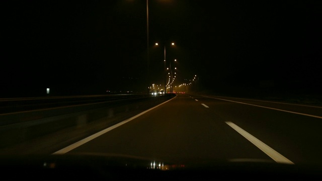 高速公路上的夜晚