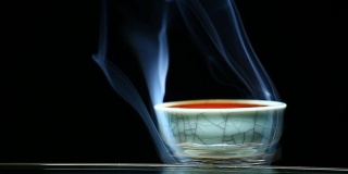 中国红茶杯烟黑背景无人高清镜头