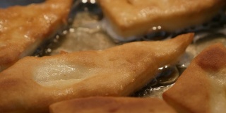 3840X2160 - Dough made Pirozhki arranged in frying pan特写4K 2160p 30fps超高清视频