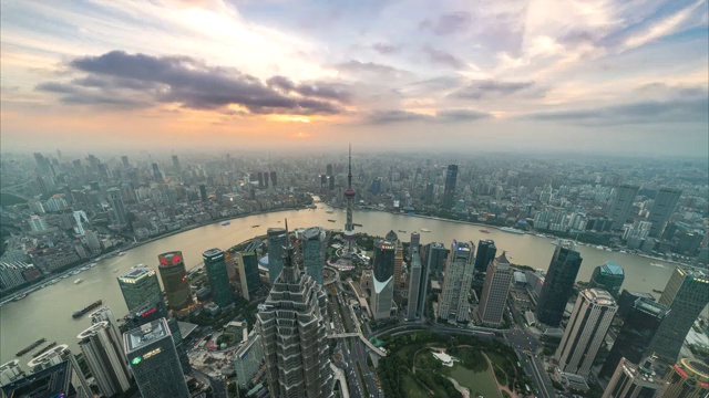 (白天到晚上)4K时间推移的上海城市天际线和城市景观