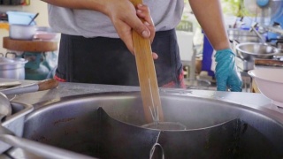 慢镜头烹饪泰国亚洲面汤视频素材模板下载