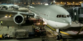 4k时间间隔，在香港卸下飞机货物空运物流背景。