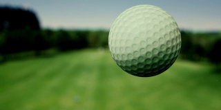 高尔夫球在空中-超级慢动作
