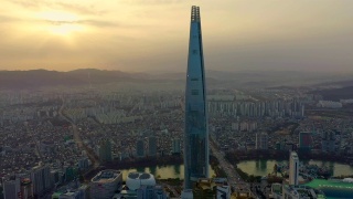 韩国首尔鸟瞰图与乐天世界大厦视频素材模板下载