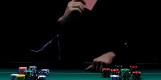 匿名玩家开牌显示一对a，非法赌博业务