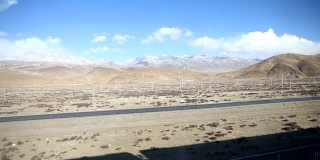 在青藏铁路拍摄青藏高原