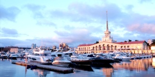 索契大码头和主要建筑的塔和尖塔，俄罗斯索契