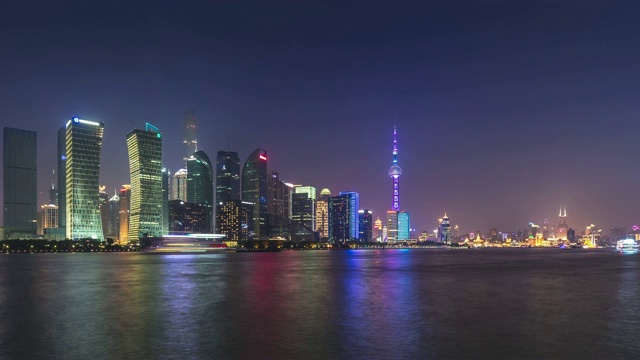 4K时间流逝(白天到晚上)-上海城市天际线和城市景观在日落