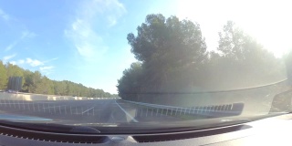 西班牙加泰罗尼亚AP7高速公路的POV坍塌。
