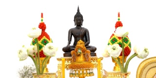 4K泰国佛像与蜡烛在白色背景