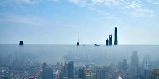 4K:中国平流层云中清晨的上海城市景观