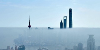 4K:中国平流层云中清晨的上海城市景观