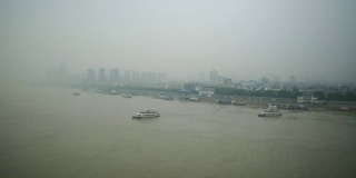 白天时间武汉城著名的滨江湾大桥全景4k中国