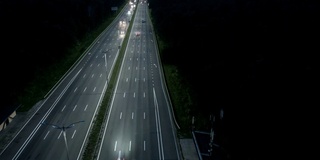 高速公路上的空中交通坍塌。UHD 4 k