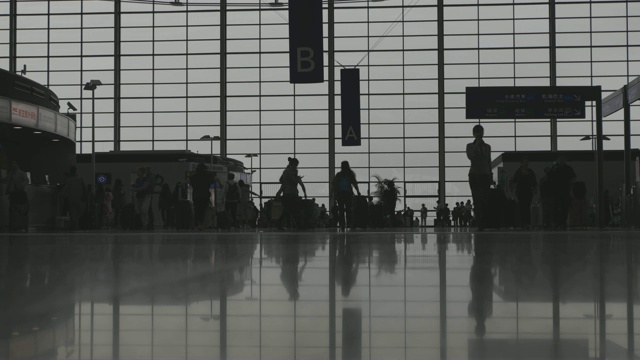 实时4K:上海浦东国际机场的旅客
