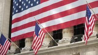 有美国国旗的纽约证券交易所视频素材模板下载