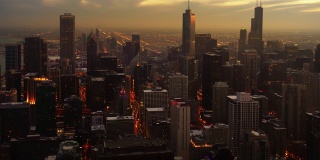 日落时分美丽的芝加哥城市天际线