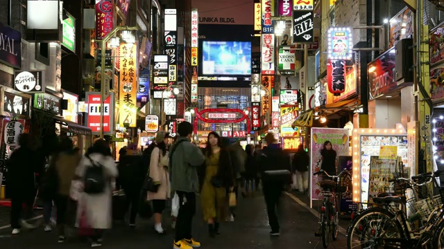 延时:日本东京歌舞伎町新宿的夜生活区