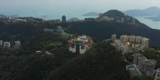 白天拍摄香港著名的维多利亚山顶综合鸟瞰图4k