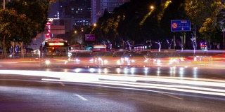 夜景时间照亮了中国深圳城市交通街道十字路口全景4k时间