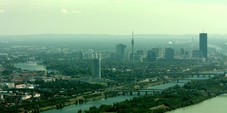维也纳城市视图利奥波兹堡多瑙市和多瑙河-长镜头