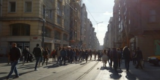 伊斯坦布尔拥挤的伊斯提卡尔大街