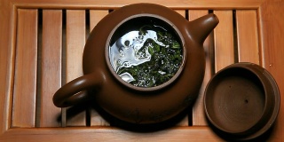 绿茶毛峰茶壶竹桌高清录像