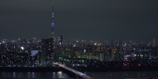 东京城市夜景，从船下观景台观景台的塔厅