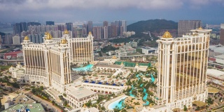 阳光明媚的日子，马凯城著名酒店区建设航拍全景，4k时间推移中国