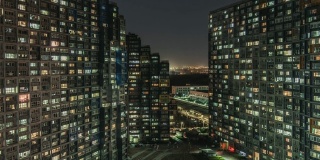 T/L HA TU夜间住宅区鸟瞰图/北京，中国