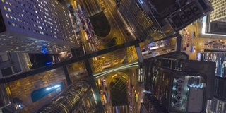 航拍俯视图夜景Time lapse超缩4k视频香港市中心交通、建筑场景