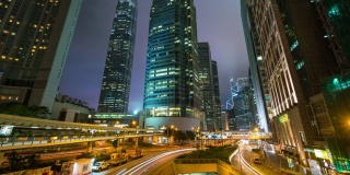 时间流逝，香港市中心的现代建筑夜景