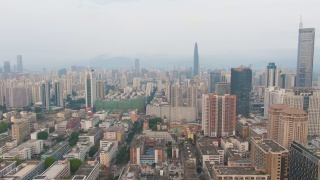 深圳的城市。罗湖和福田区天际线。中国鸟瞰图视频素材模板下载